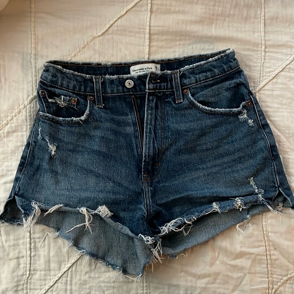 Abercrombie & Fitch High Rise Curve Love Mom Short - Picture 1 of 3